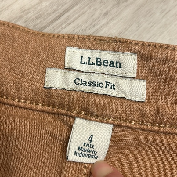 L.L. Bean Women’s True Shape Classic Fit Straight Leg Cotton Blend Denim Jeans - Picture 7 of 9